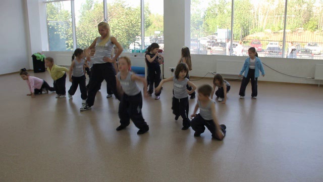 Тодес дети группа 4-6 лет. Танец Суперкуклы. смотреть онлайн