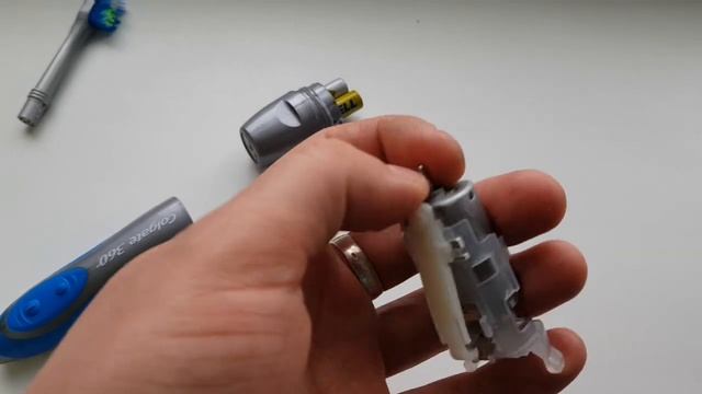 Ремонт зубной щётки Colgate 360 _ как разобрать зубную электрическую щетку смотреть онлайн