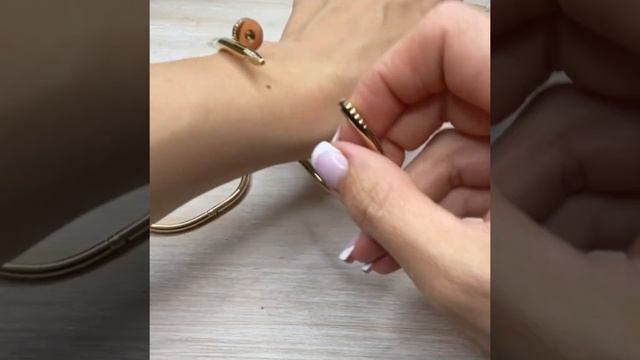 Браслет сталь гвоздь. С фианитами и без них. Показываю замки. Они очень надежные! смотреть онлайн