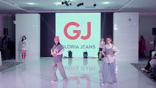 Показ колекции от бренда "Gloria Jeans". Продюсерский центр "Совершенство", г. Ульяновск смотреть онлайн