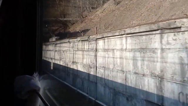 Экстренная остановка поезда в тоннеле смотреть онлайн
