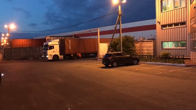 Сдают нервы от ожидания документов на загрузке ( смотреть онлайн