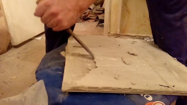 Как отбить клей от плитки смотреть онлайн