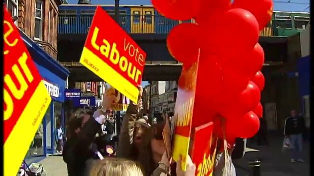 On the campaign trail with Ukip смотреть онлайн