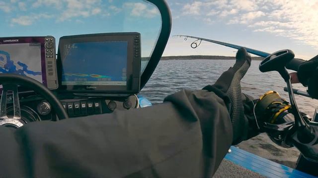 ЛОВЛЯ СУДАКА ЗИМОЙ не СО ЛЬДА не НА ВИБЫ, а с катера на джиг. Десногорское водохранилище смотреть онлайн