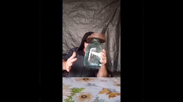 Одной левой: житель Нальчика Руслан поднял трёхлитровую банку с водой + 7 кг сверху / КБР