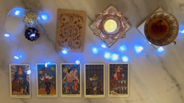 ВОДОЛЕЙ - ТАРО ПРОГНОЗ НА 1-7 ЯНВАРЯ • ЗАВЕТНОЕ ЖЕЛАНИЕ И ПРОСВЕТЛЕНИЕ