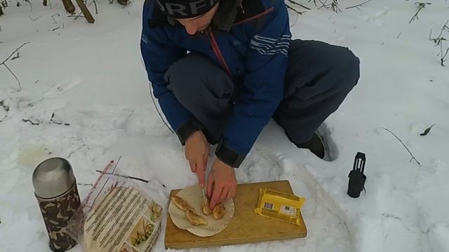 Рыбалка на Новый Год 2023. Природа зимой и окуни на балансир. смотреть онлайн