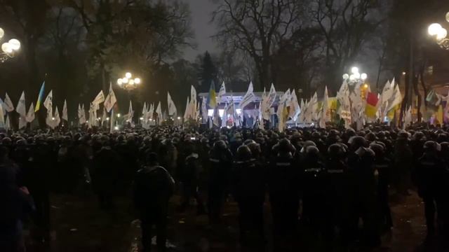 ФОПы расходятся из под Рады после обещания рассмотреть законы по кассовым аппаратам и поют гимн смотреть онлайн