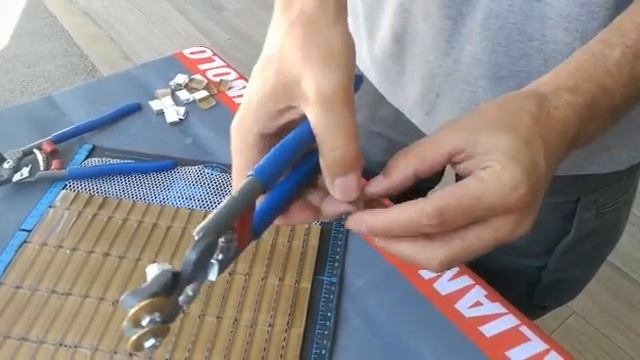 Cutting small pieces of glass mosaic with Montolit 55W2 смотреть онлайн