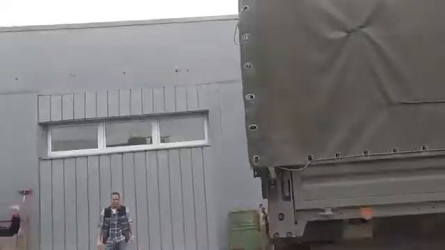 Добровольные пожарные Службы спасения доставили спецгруз в Белгородскую область смотреть онлайн