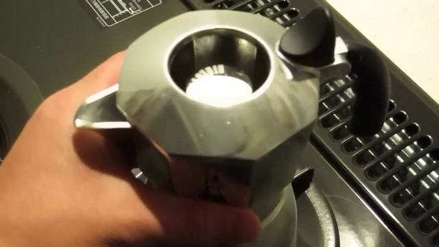 Bialetti Brikka 2cup Moka Pot смотреть онлайн
