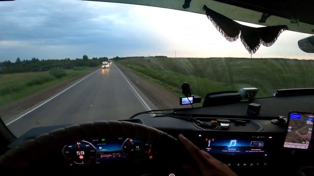 Какое отношение бывает к водителям на загрузке - выгрузке! Лося чуть не сбил... смотреть онлайн