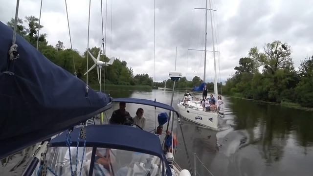 Съёмка на парусной яхте. Поиск новых сюжетов на фотостоки для продаж. смотреть онлайн