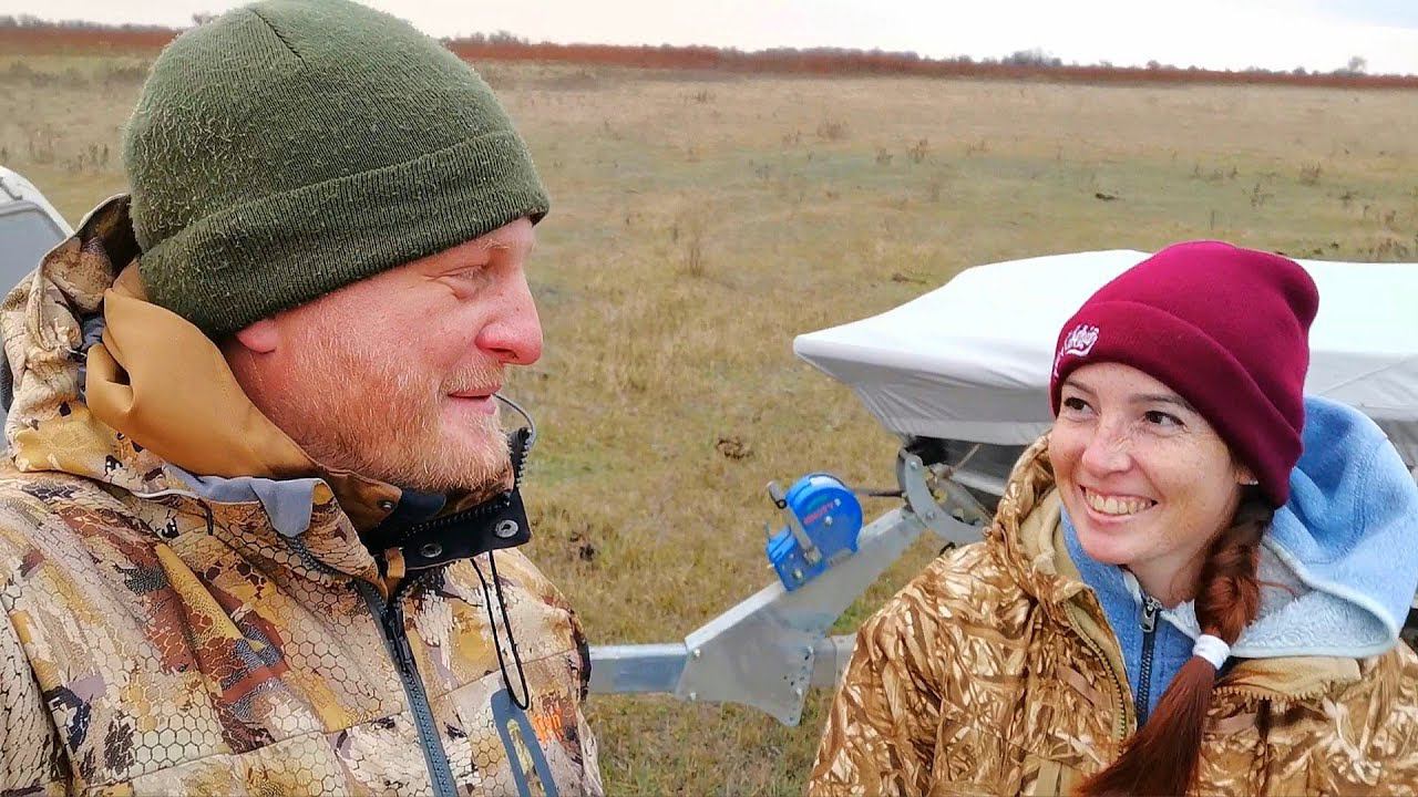 НА РЫБАЛКУ С ЖЕНОЙ. НАЛОВИЛИ КУЧУ РЫБЫ! КУДА НАМ СТОЛЬКО? Рыбалка на любимой реке в тишине. смотреть онлайн