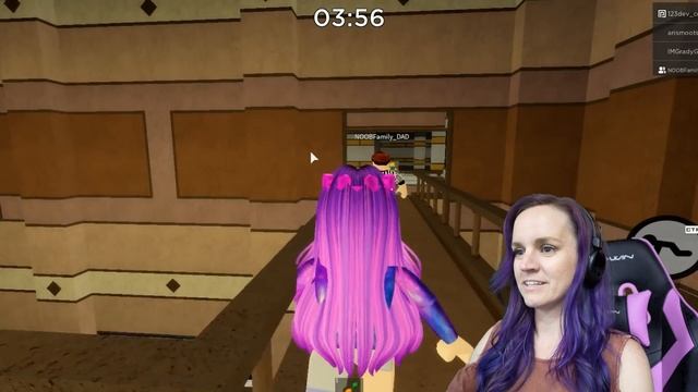 NOOB MOM Has NO FRIENDS In Roblox PIGGY смотреть онлайн