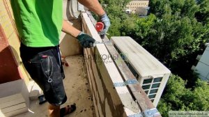 Кладка парапета и остекление лоджии.