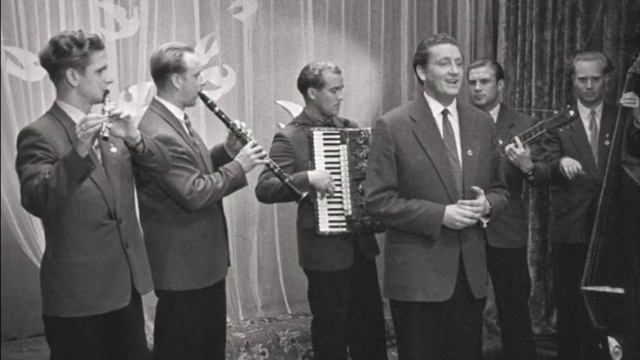 Kalmer Tennosaar - Koduaia kuused (1959) смотреть онлайн