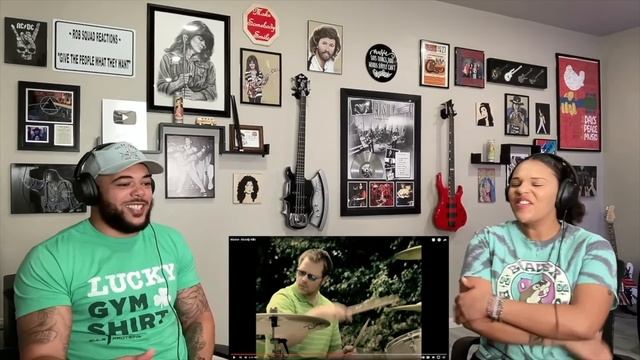 AWESOME!| FIRST TIME HEARING Weezer - Beverly Hills REACTION смотреть онлайн