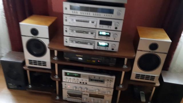 запись на HIFI видике тот же аналог ..и все оно интересно и кассеты и катушки диски. кому что.. смотреть онлайн