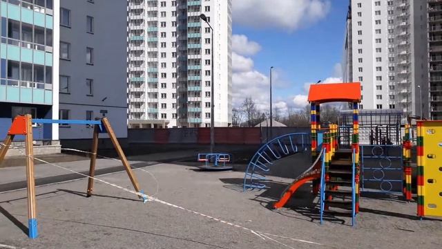 СПб. Новая Охта. Аллея Евгения Шварца. 16 апреля 2020 года. смотреть онлайн