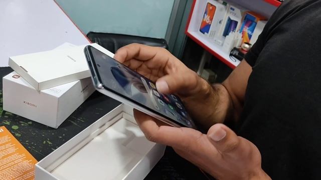 Xiaomi 11T Pro (Moonlight White 128GB + 8GB) смотреть онлайн