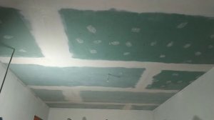 Поклейка стеклохолста на потолок