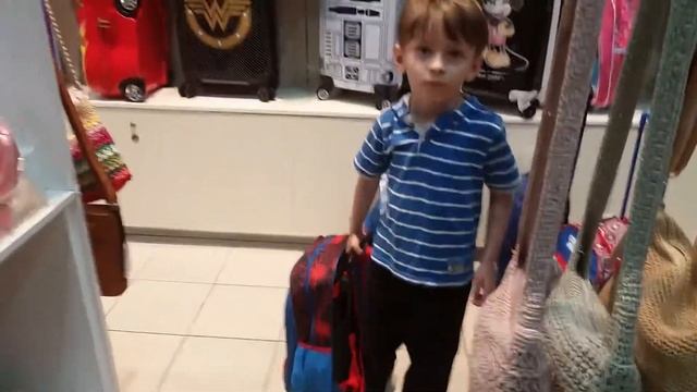 Человек- Паук - Самый удобный рюкзак для школьника смотреть онлайн