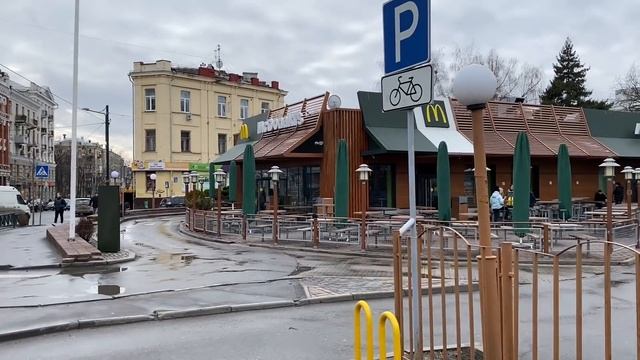 ВКУСНЫЕ КРУАССАНЫ В КАФЕ, ЯЙЦА В УКРАИНЕ ПОДЕШЕВЕЛИ | Arina Belaja