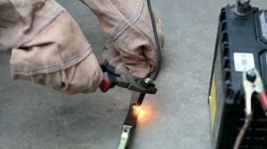 Как сделать сварочный аппарат из аккумулятора 12 вольт