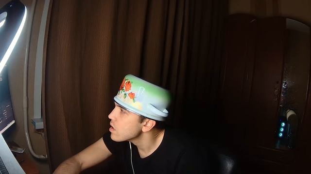 ЗА ДОНАТ  стучу по кастрюле ложкой