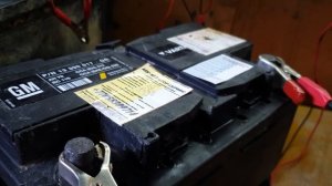 Ставим в строй восьмилетний аккумулятор.Обслуживание акб Варта без пробок.