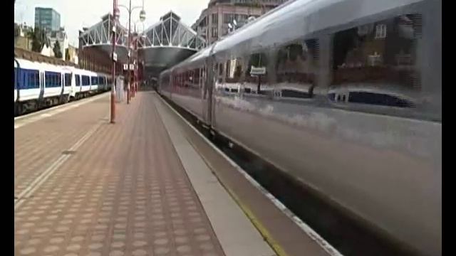 DBS Class 67, 67014 Thomas Telford, 1R47 Departing London Marylebone (29th July 2011) смотреть онлайн