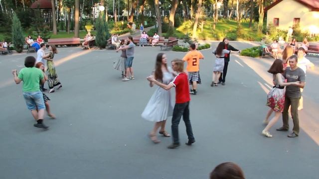 Харьков. Танцы на набережной 2014 - Часть 6. Тренировка смотреть онлайн