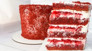 Красный Бархат С Клубнично-Вишневым Конфи, Сливочным Кремом И Легкой Шоколадной Ноткой