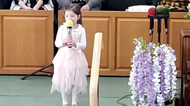 Рыбки в воде, птички везде... смотреть онлайн