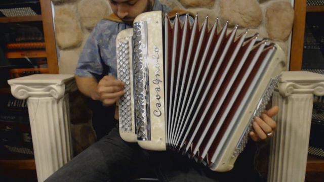 2854 - Ivory Cavagnolo Chromatic Button Accordion C System MM 70 100 $1999 смотреть онлайн