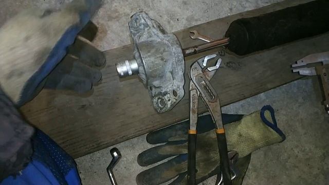 Замена задних амортизаторов Шкода Октавия А5