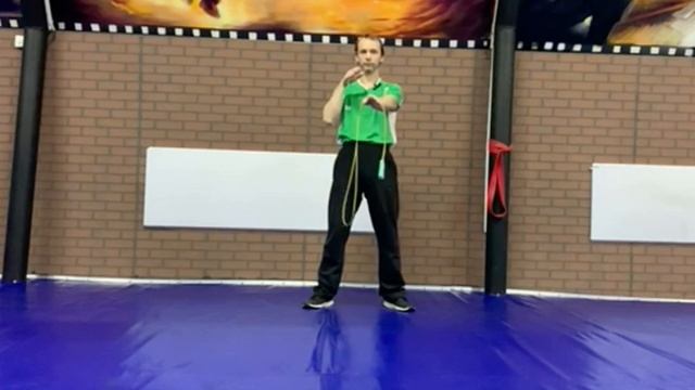 Скакалка сложена вдвое - разминочные упражнения (ОРУ) смотреть онлайн