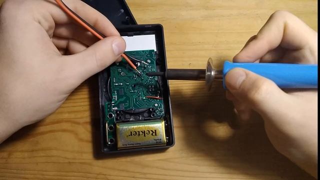 Мультиметр как припаять динамик прозвонки DT830B || Multimeter how to solder speaker calls DT830B смотреть онлайн