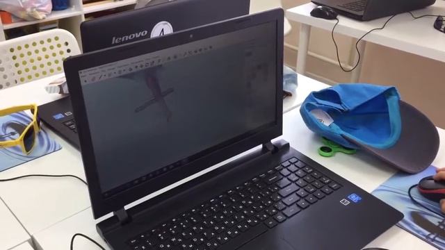 Леша 8 лет моделирует дом в профессиональной программе SketchUp смотреть онлайн