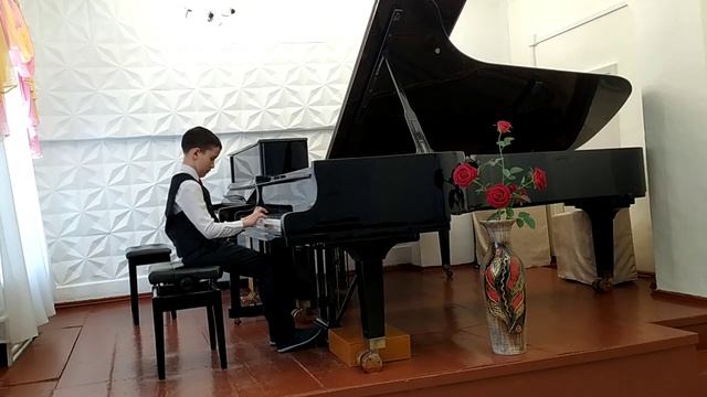 Марк Позмогов. 9 лет 3 кл. Д. Кабалевский Медленный вальс. смотреть онлайн