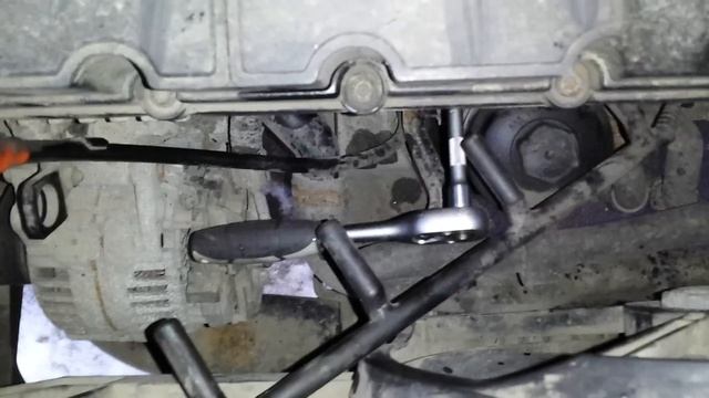 Замена свечей накаливания VW T5 1.9TDI (BRR) смотреть онлайн