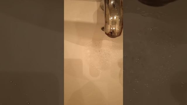 Как быстро почистить слив в раковине. Чистим слив без химических средств смотреть онлайн