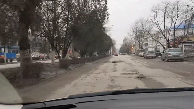 Новочеркасск, проспект Платовский - яма с острыми краями ! смотреть онлайн