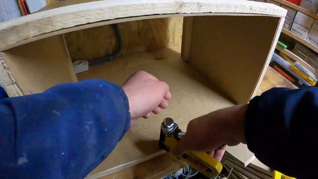 Ловля роев / Сборка пчелиных ловушек/ Часть 2 / Пчеловодство смотреть онлайн