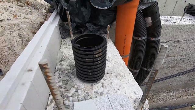 Разводка коммуникаций по участку. Строю современную дачу. 9-10 день стройки. смотреть онлайн