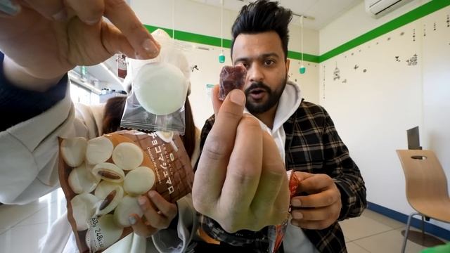 Eating only CONVENIENCE STORE FOODS (CVS) in JAPAN || White vs RED Food Challenge смотреть онлайн