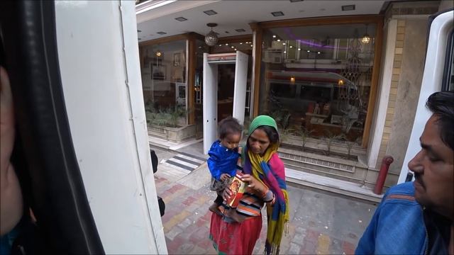 12. УТРО ЧЕТВЁРТОГО ДНЯ, ВСЕМ БИНДИ. АВТОБУС В ХАРИДВАР. смотреть онлайн