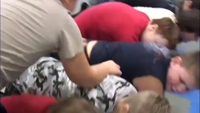 Молодецкие игры - живой мост смотреть онлайн